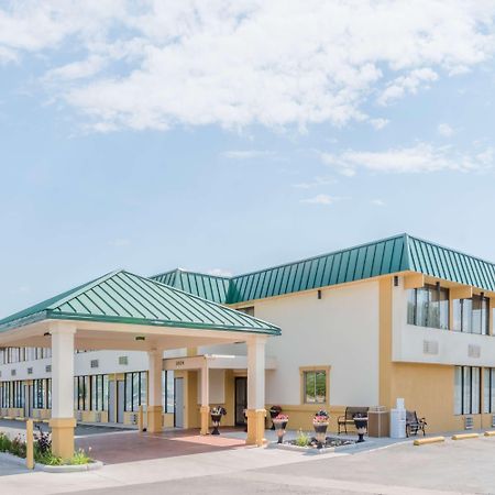 Howard Johnson By Wyndham Жилет Екстериор снимка